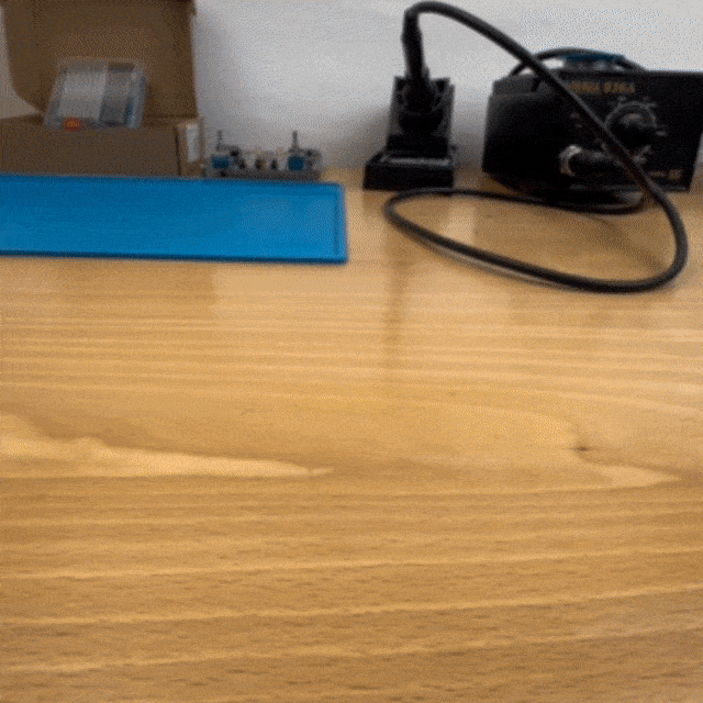 PixelBot™ AI – Inteligentna Konsola DIY z Ekranem LCD